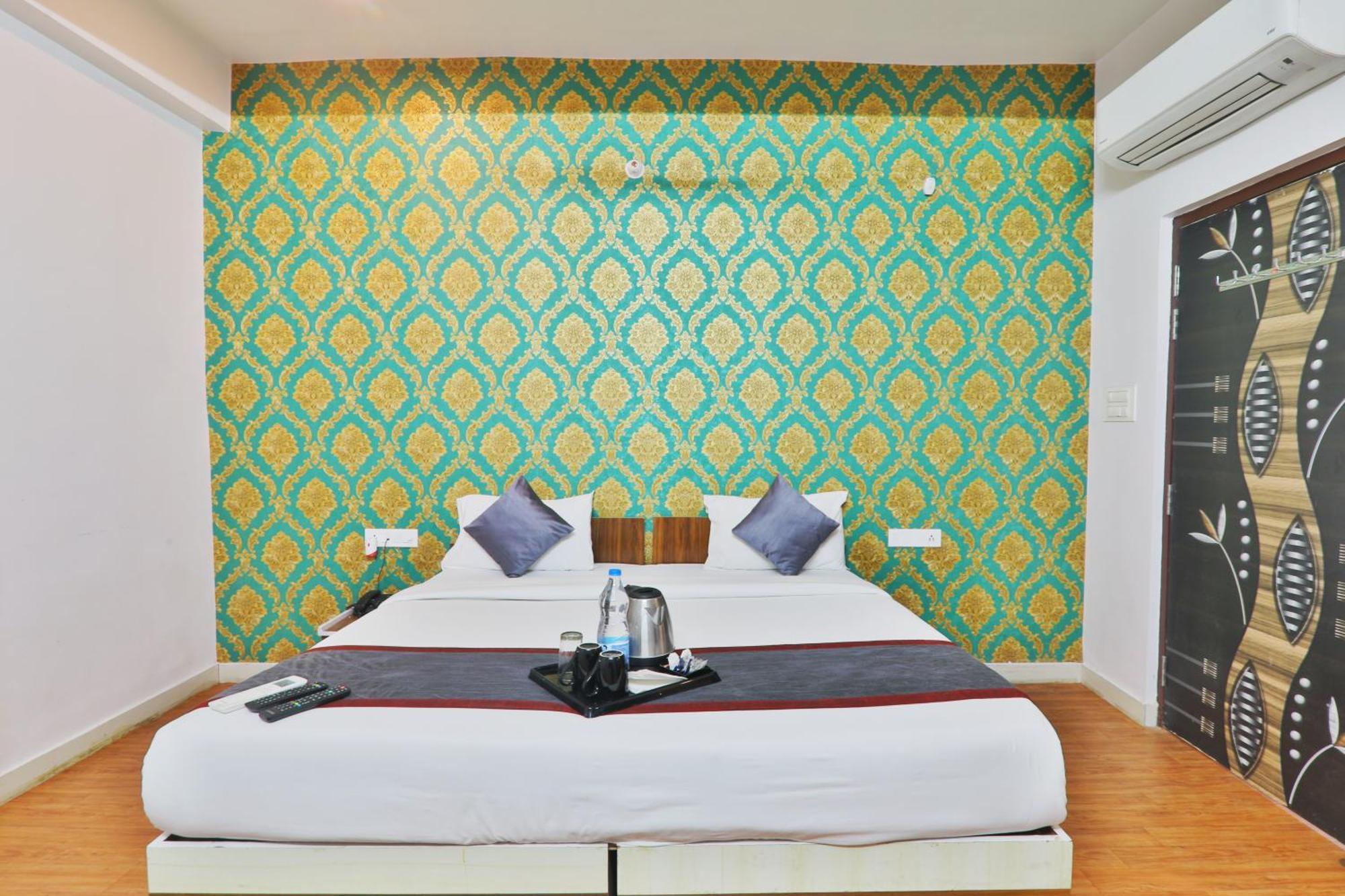 Divine Glory Hotel لاكناو المظهر الخارجي الصورة