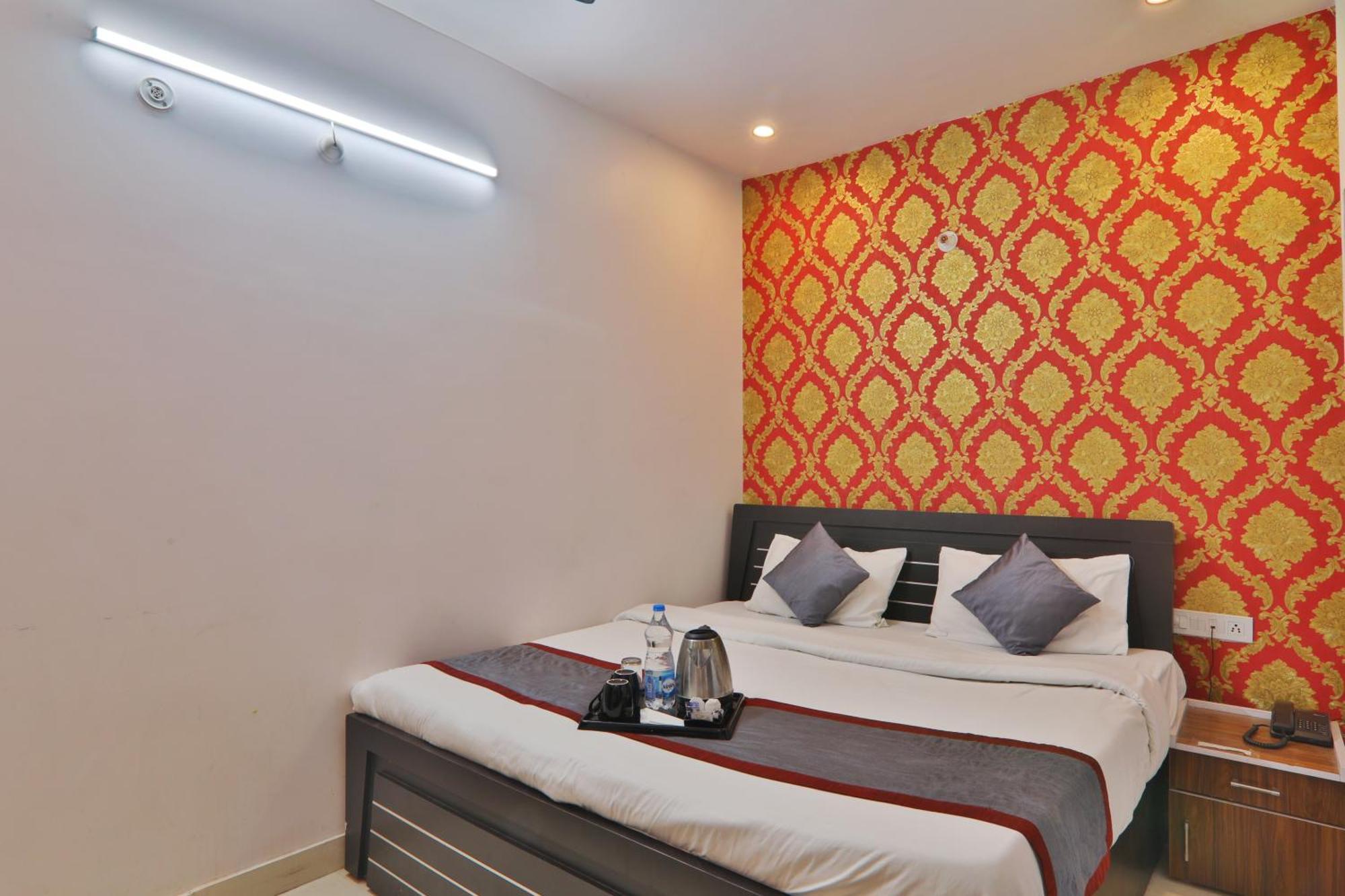 Divine Glory Hotel لاكناو المظهر الخارجي الصورة